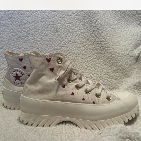 Converse Chuck Taylor All Star Lugged 2.0 Platform- Valentines Day 2023 - Picture 3 of 5